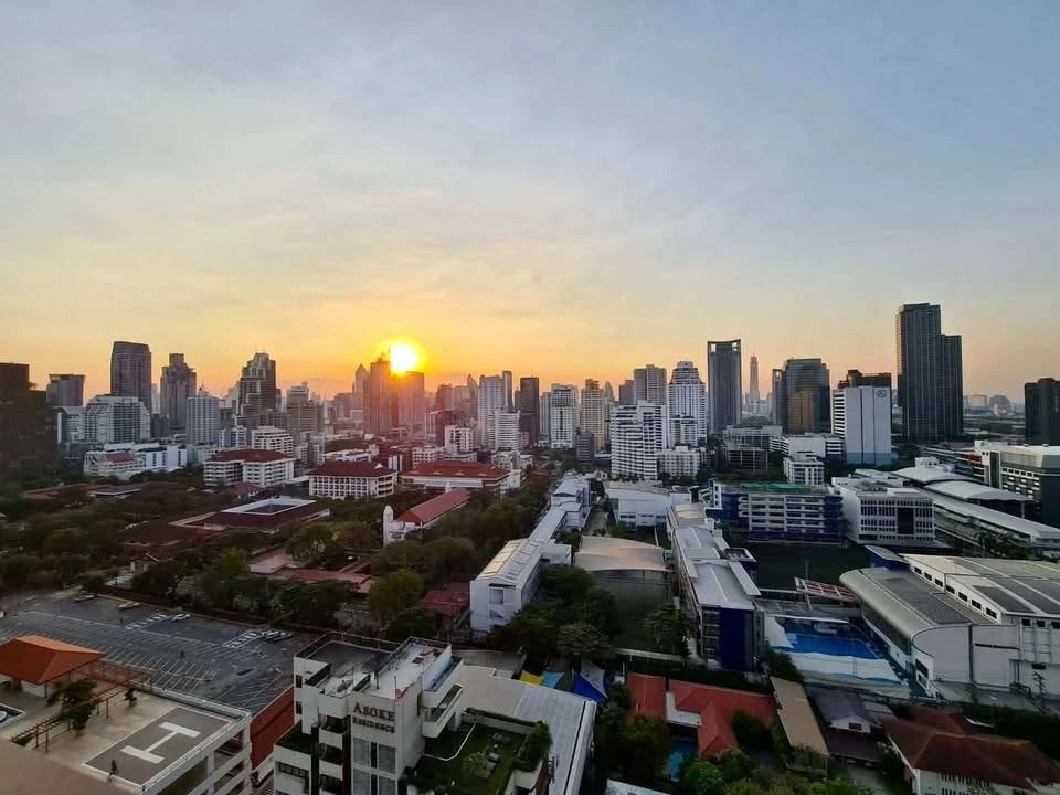 ขาย The Lofts Asoke 2 ห้องนอน พื้นที่ใช้สอยเยอะ ทำเลดี ตกแต่งครบครัน พลาดแล้วจะเสียใจ