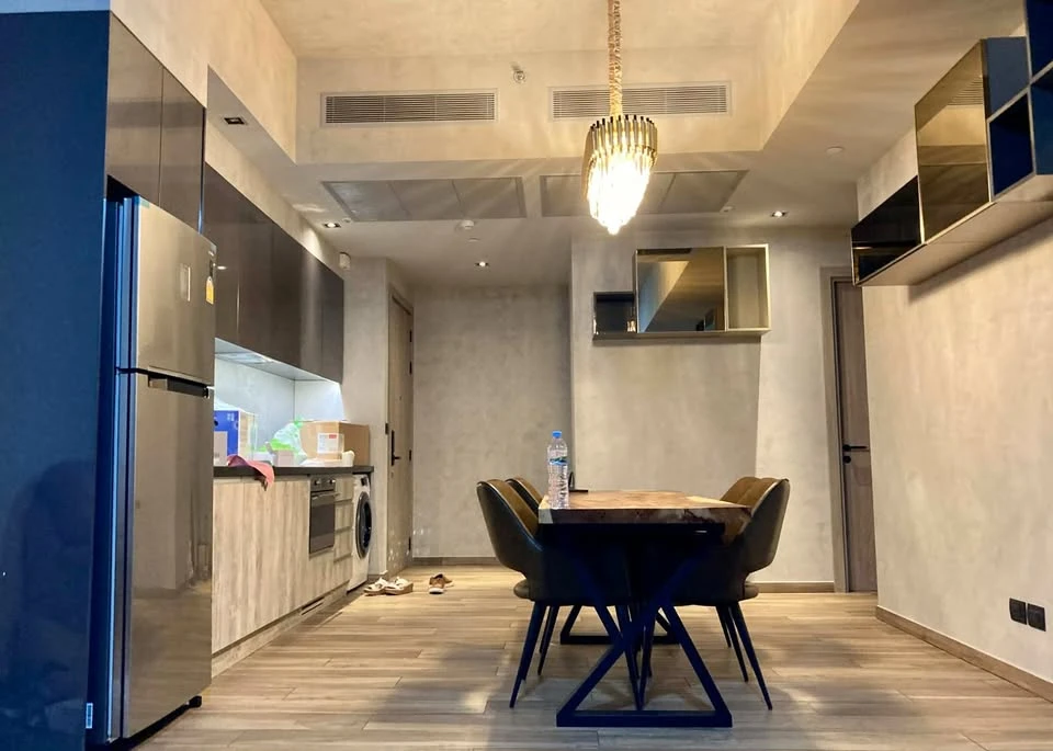 ขาย The Lofts Asoke 2 ห้องนอน พื้นที่ใช้สอยเยอะ ทำเลดี ตกแต่งครบครัน พลาดแล้วจะเสียใจ