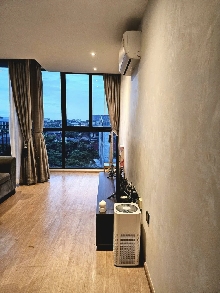 ขาย The Matt Sathorn-Thapra ห้องอยู่หัวมุมเป็นส่วนตัวมาก อากาศถ่ายเทเป็นอย่างดี สงบร่มรื่น ห้องไม่ติดกันกับห้องอื่น จองเลย