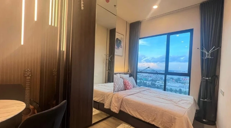 Selling The Origin Plug & Play Ramintra 12A. City view, beautiful corner unit, unobstructed view, fully furnished, ready to move in.