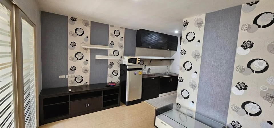 ขาย The Peak Condominium @ รัชดา-ห้วยขวาง ขนาด 32.61 ตร.ม. ใช้พื้นที่ได้คุ้มค่า มีเฟอร์นิเจอร์และเครื่องใช้ไฟฟ้า ช่วยประหยัดค่าแต่งห้อง