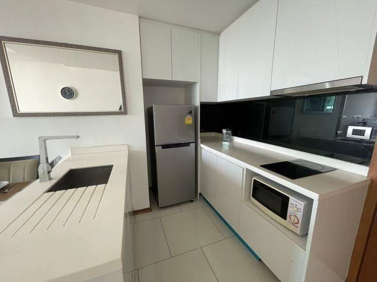 ขาย The peak Tower ห้องใหญ่กว้างขวางอยู่สบายมาก ได้วิวทะเลเริ่ดๆ จองก่อนได้ก่อน