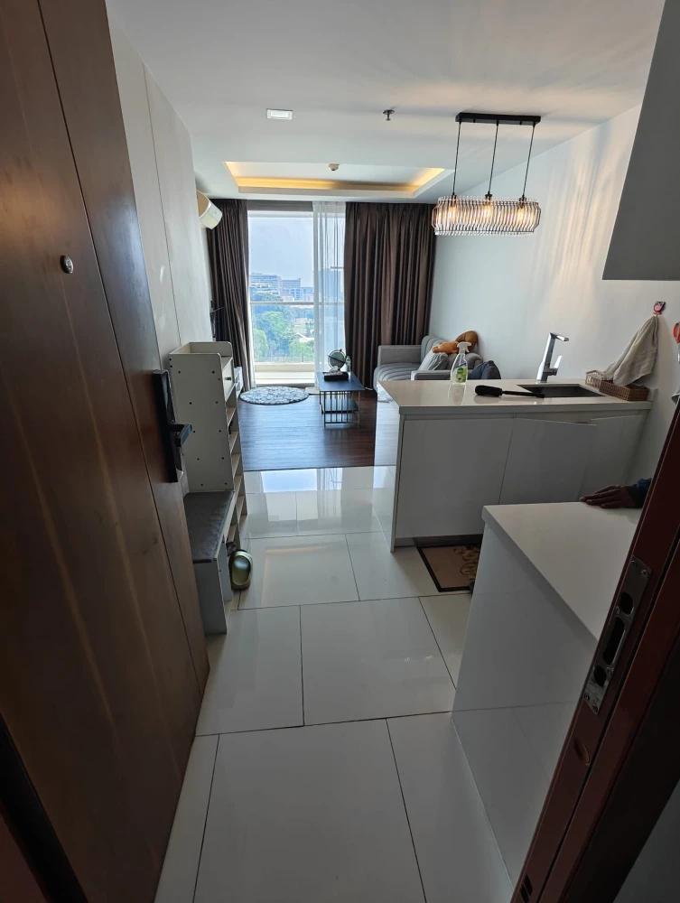 ขาย The Peak Towers Pattaya ห้องแต่งสวยคุมโทน พื้นที่ใช้สอยเยอะ ทำเลดี วิวทะเลสวย จองเลย