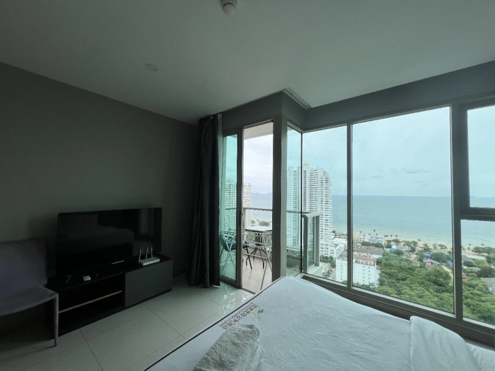 ขาย The Riviera จอมเทียน พัทยา วิวทะเล พร้อมหน้าต่างบานใหญ่จากพื้นจรดเพดาน  ตกแต่งครบครัน พร้อมเข้าอยู่