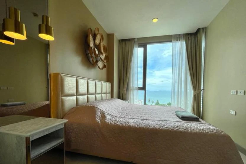 Selling The Riviera Wong Amat Beach condo, located just 100 meters from Wong Amat Beach with beautiful sea views. Book now to secure your unit!