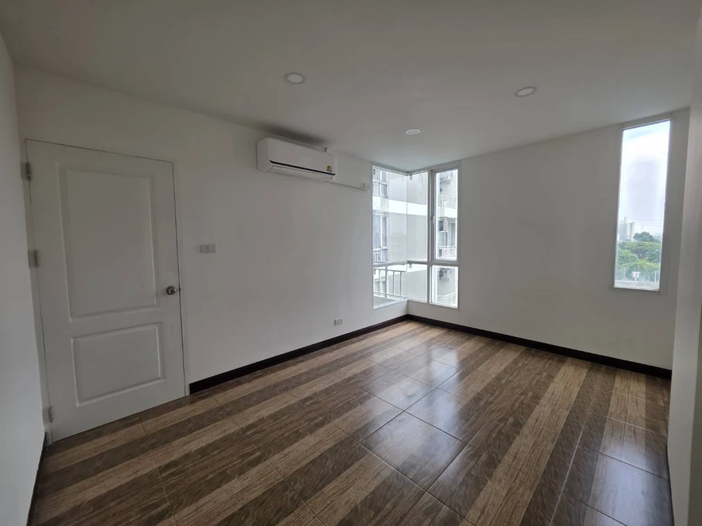 ขาย The Star Condominium ชั้น 7 วิวสระ ห้องเปล่า โปร่ง โล่ง สนใจจองเลย