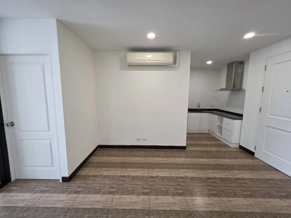 ขาย The Star Condominium ชั้น 7 วิวสระ ห้องเปล่า โปร่ง โล่ง สนใจจองเลย