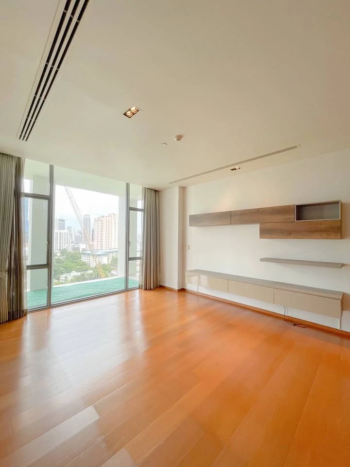 ขาย The Sukhothai Residences 3 ห้องนอน พื้นที่ใช้สอยเยอะ บิ้วอินเฟอร์นิเจอร์อย่างดี ทำเลดี วิวสวย จองด่วน