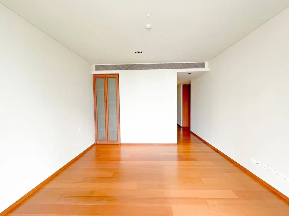 ขาย The Sukhothai Residences 3 ห้องนอน พื้นที่ใช้สอยเยอะ บิ้วอินเฟอร์นิเจอร์อย่างดี ทำเลดี วิวสวย จองด่วน