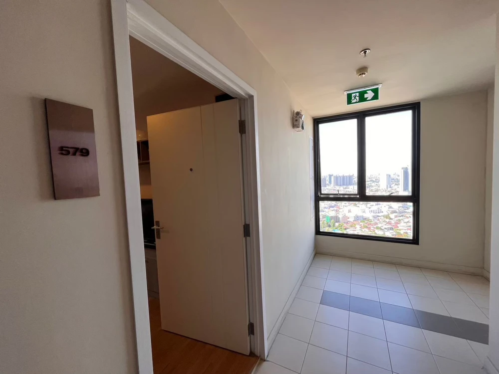 ขาย The Tree Interchange ชั้น 36 ห้องมุม ผนังติดเพื่อนบ้านน้อย สงบ เป็นส่วนตัว แต่งครบพร้อมอยู่