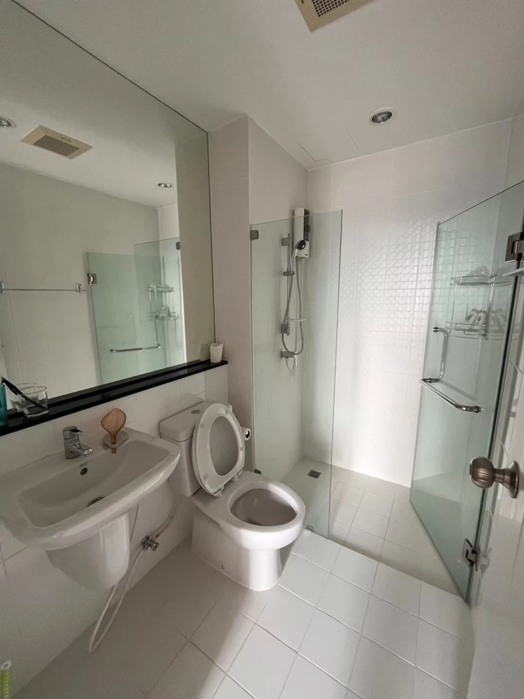 ขาย The Tree Interchange ชั้น 36 ห้องมุม ผนังติดเพื่อนบ้านน้อย สงบ เป็นส่วนตัว แต่งครบพร้อมอยู่