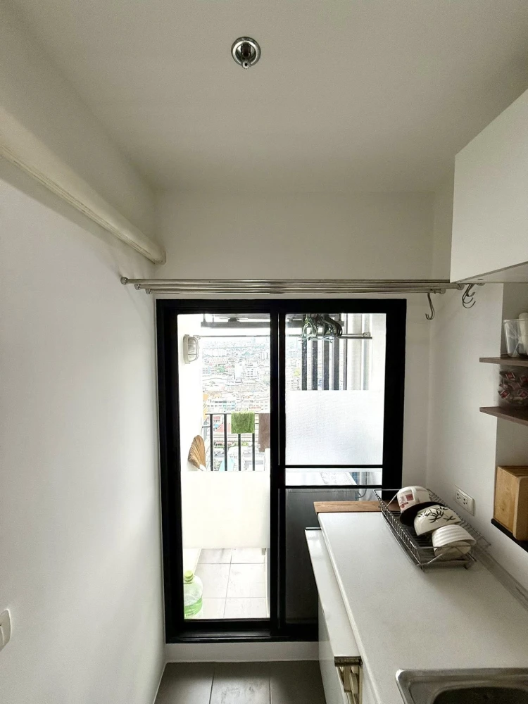 ขาย The Tree Interchange ห้องสตูดิโอ ตกแต่งคุมโทน ทำเลดี เดินทางสะดวก จองเลย