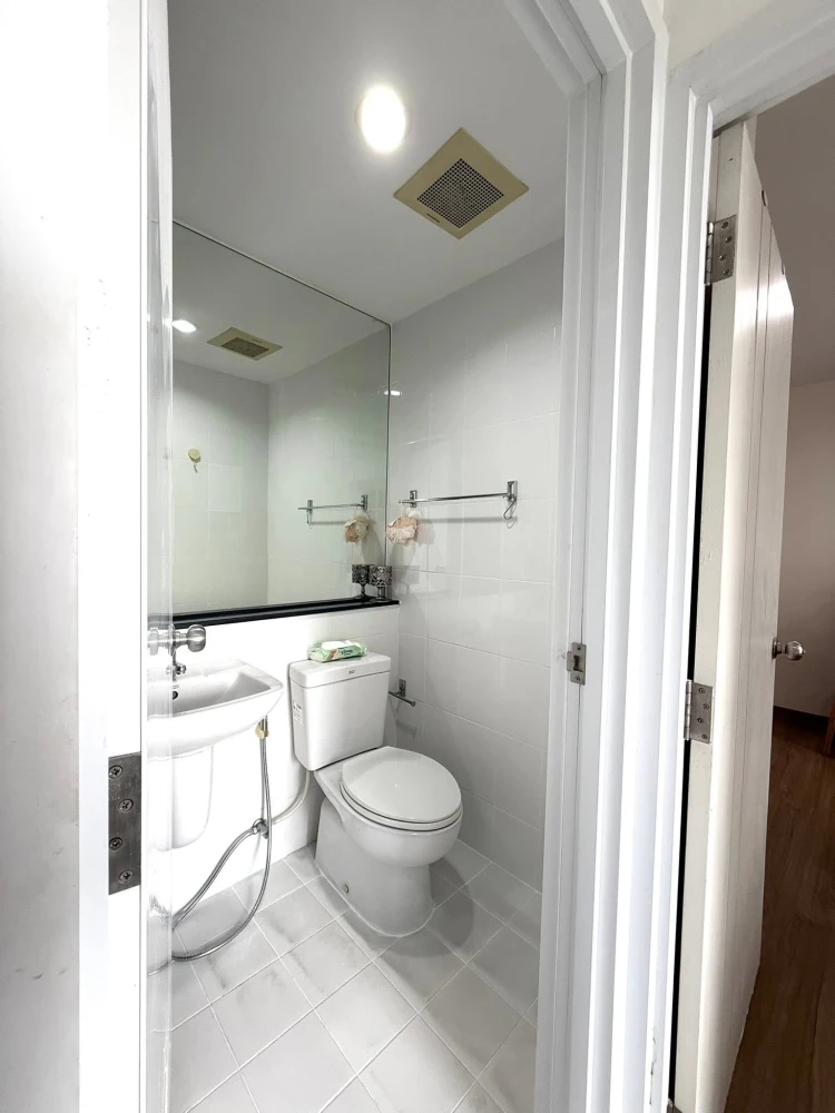 ขาย The Tree Interchange ห้องสตูดิโอ ตกแต่งคุมโทน ทำเลดี เดินทางสะดวก จองเลย