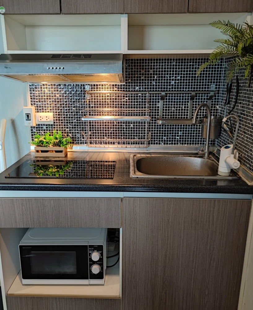 ขาย  The Trust @ BTS Erawan ห้องน่าอยู่ เฟอร์พร้อม ชั้นสูง จองเลย