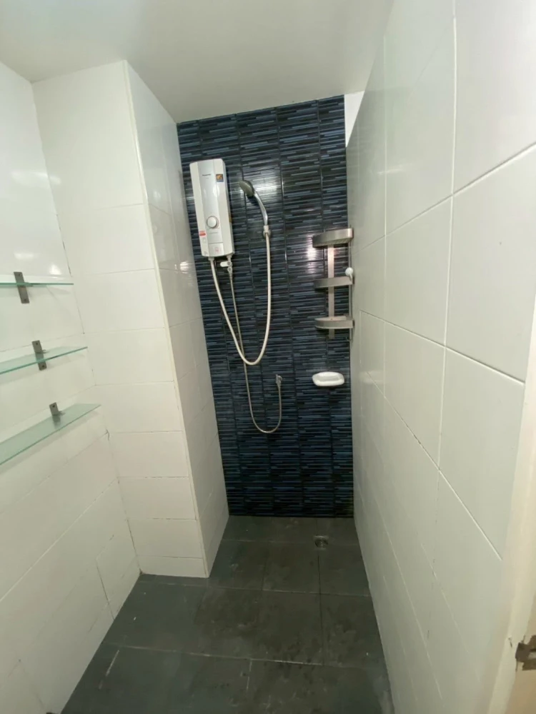 ขาย The Trust Condo Ngamwongwan ห้องชั้นสูง เฟอร์ครบ มาแต่ตัวเข้าอยู่ได้เลย+++