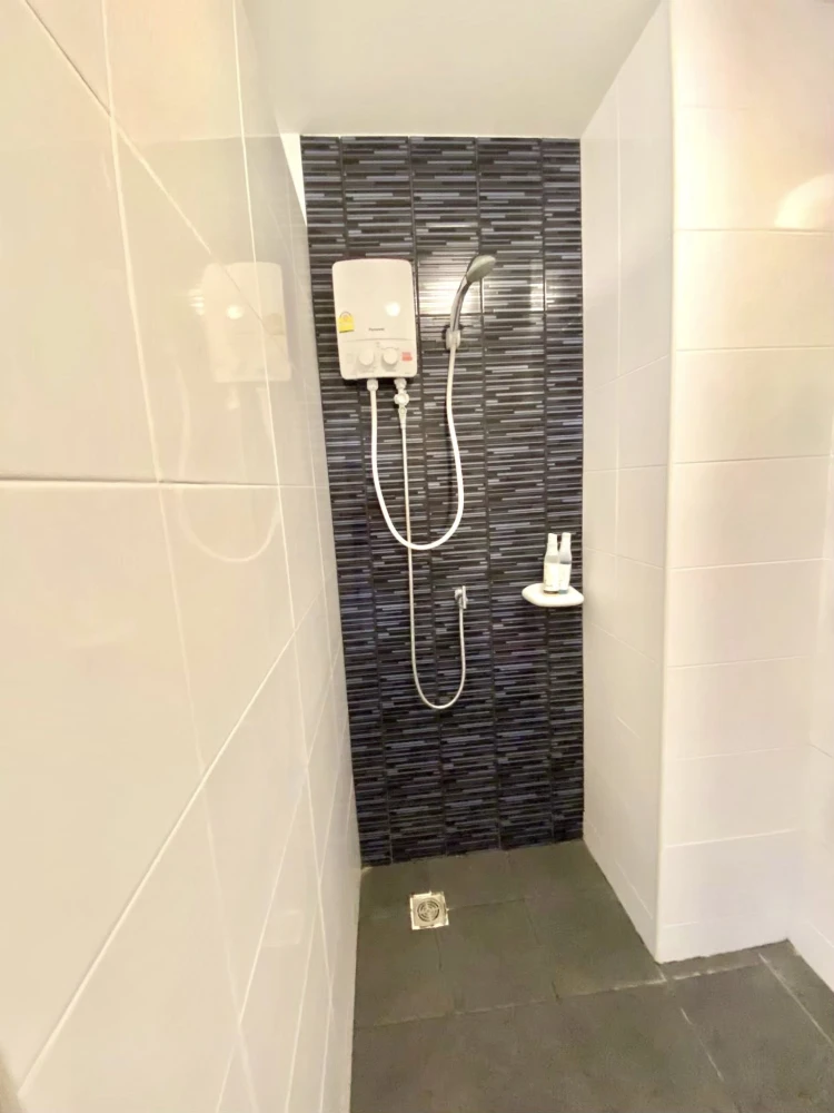 ขาย The Trust Condo Ngamwongwan ห้องพร้อมอยู่ ห้องแยกเป็นสัดส่วน กว้างขวางอยู่สบาย จองเลย