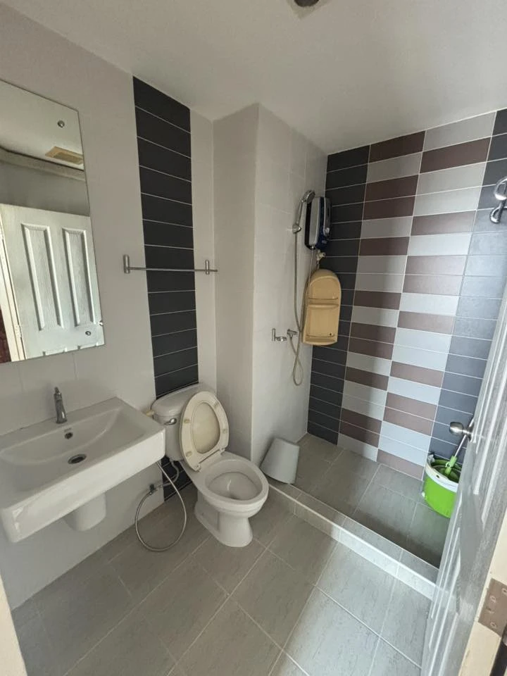 ขาย The Trust Residence Pinklao ห้องน่าอยู่ชั้นสูง ลมดี หิ้วกระเป๋ามาได้เลย รีบจองก่อนพลาด!!!