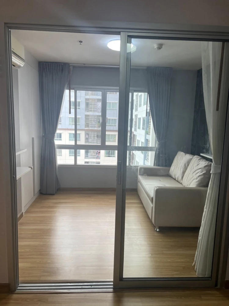 ขาย The Trust Residence Ratchada-Rama 3 ห้องน่าอยู่ ติดวอลเปเปอร์อย่างดี มาพร้อมเฟอร์นิเจอร์ครบครัน จองเลยตอนนี้