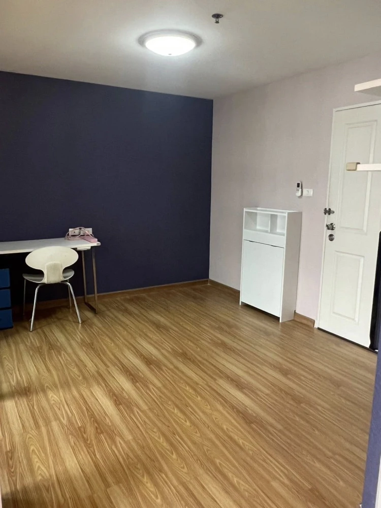 ขาย The Trust Residence Ratchada-Rama 3 ห้องน่าอยู่ ติดวอลเปเปอร์อย่างดี มาพร้อมเฟอร์นิเจอร์ครบครัน จองเลยตอนนี้
