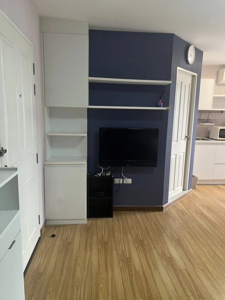 ขาย The Trust Residence Ratchada-Rama 3 ห้องน่าอยู่ ติดวอลเปเปอร์อย่างดี มาพร้อมเฟอร์นิเจอร์ครบครัน จองเลยตอนนี้