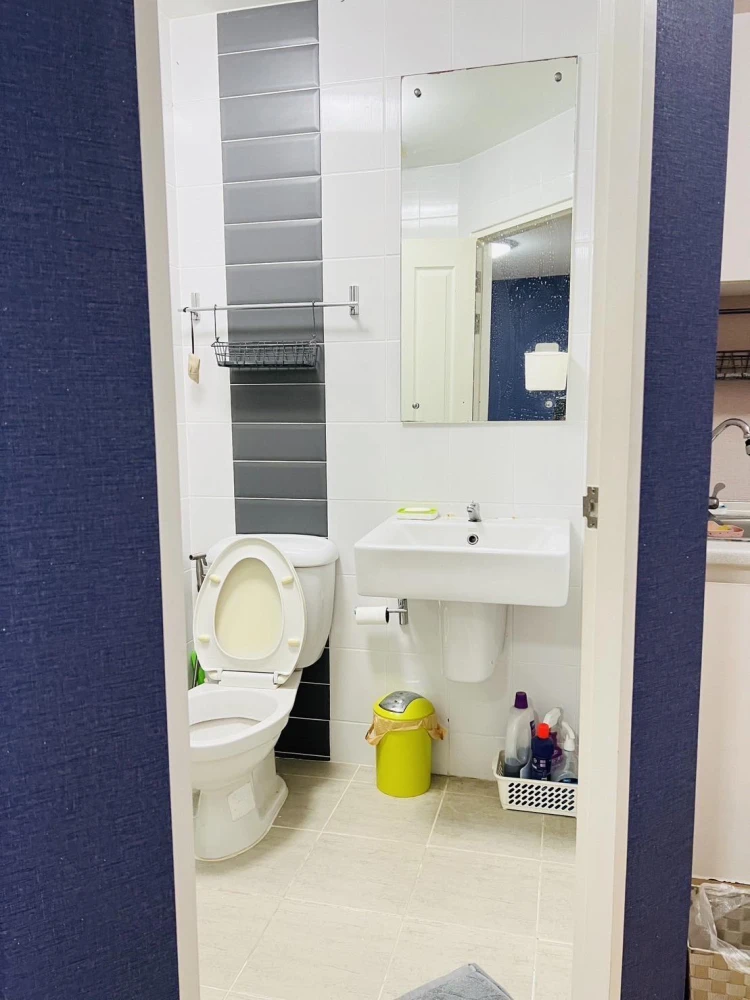 ขาย The Trust Residence Ratchada-Rama 3 ห้องน่าอยู่ ติดวอลเปเปอร์อย่างดี มาพร้อมเฟอร์นิเจอร์ครบครัน จองเลยตอนนี้