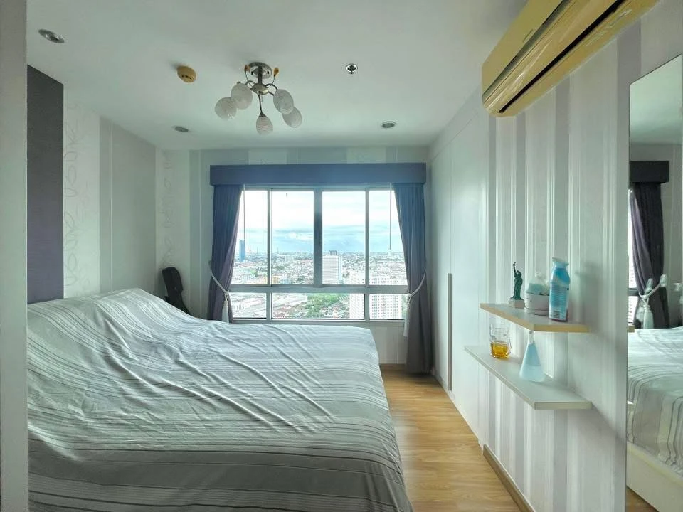 ขาย The Trust Residence Ratchada-Rama 3 ห้องแต่งสวยคุมโทน ติดวอลเปเปอร์อย่างดี เห็นวิวสวย ไม่บล็อค จองด่วน