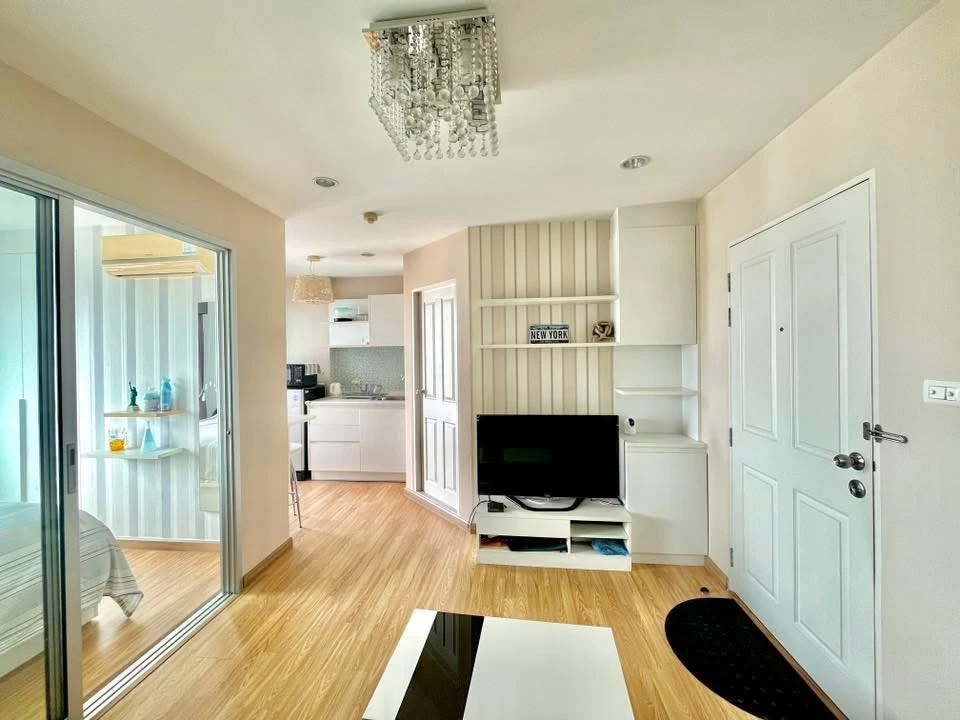 ขาย The Trust Residence Ratchada-Rama 3 ห้องแต่งสวยคุมโทน ติดวอลเปเปอร์อย่างดี เห็นวิวสวย ไม่บล็อค จองด่วน