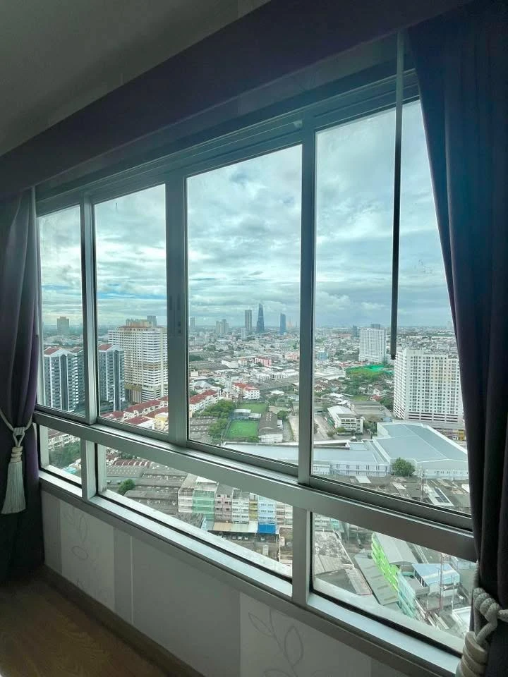 ขาย The Trust Residence Ratchada-Rama 3 ห้องแต่งสวยคุมโทน ติดวอลเปเปอร์อย่างดี เห็นวิวสวย ไม่บล็อค จองด่วน