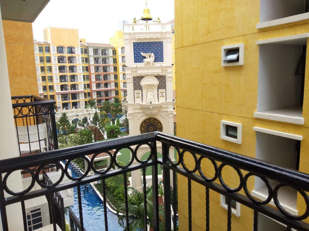 ขาย The Venetian Signature Condo Resort Pattaya ห้องสตูดิโอ ทำเลดี มองเห็นวิวสระสวย ไม่บล็อค จองเลย