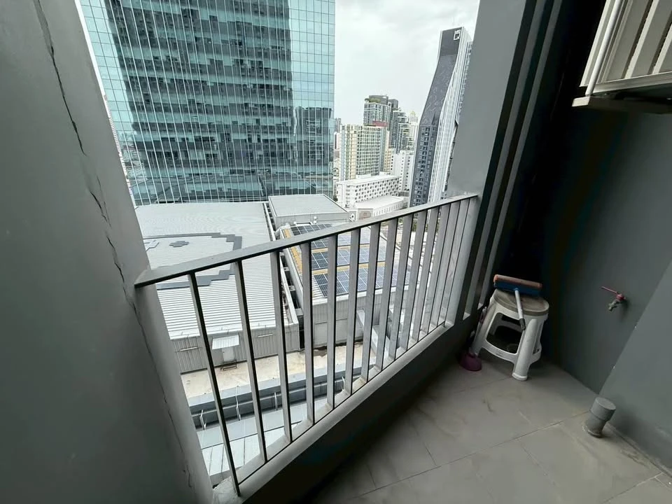 ขาย Triple Y Residence ห้อองชั้นสูง ห้องกว้างอยู่สบาย รีบจองเลย ห้ามพลาด
