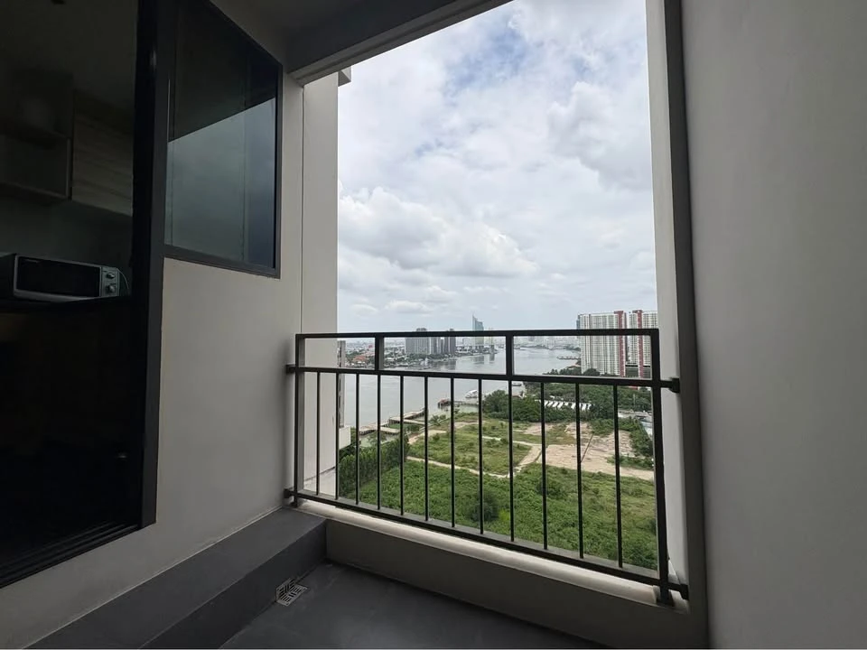 ขาย U Delight Residence Riverfront Rama 3 ห้องอยู่ชั้นสูง วิวแม่น้ำเจ้าพระยาและวิวเมืองแบบเปิดโล่ง เหมาะสำหรับผู้ที่ต้องการอยู่อาศัยในบรรยากาศสงบ