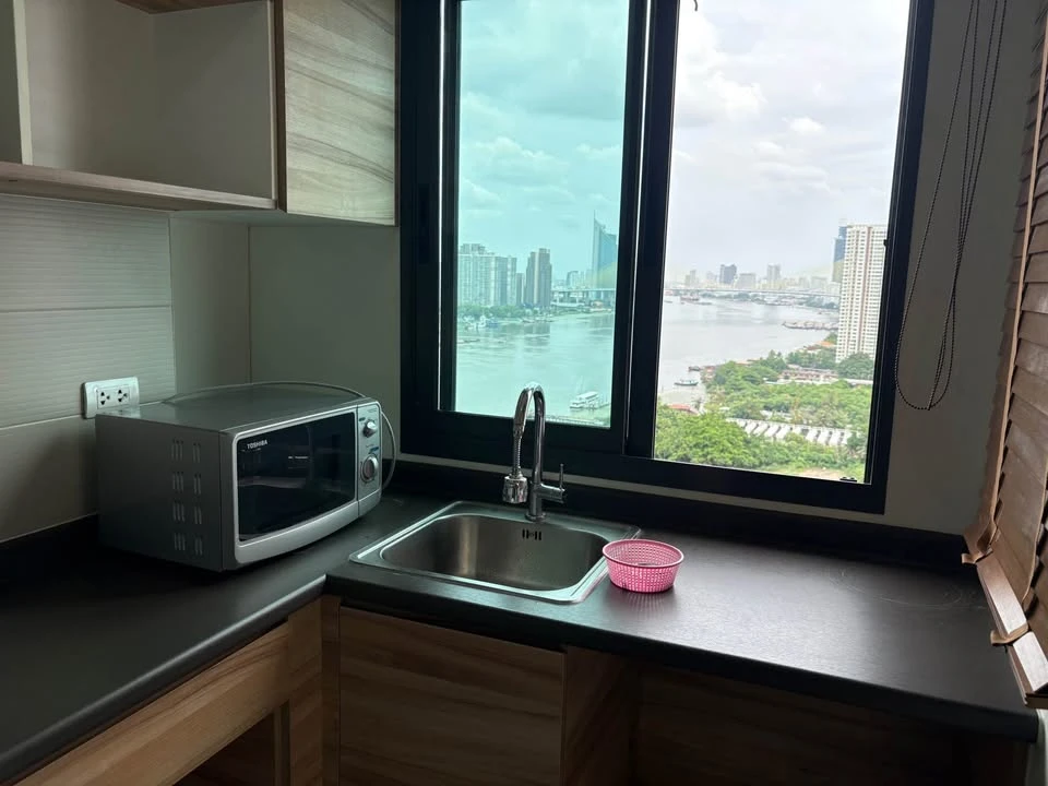 ขาย U Delight Residence Riverfront Rama 3 ห้องอยู่ชั้นสูง วิวแม่น้ำเจ้าพระยาและวิวเมืองแบบเปิดโล่ง เหมาะสำหรับผู้ที่ต้องการอยู่อาศัยในบรรยากาศสงบ