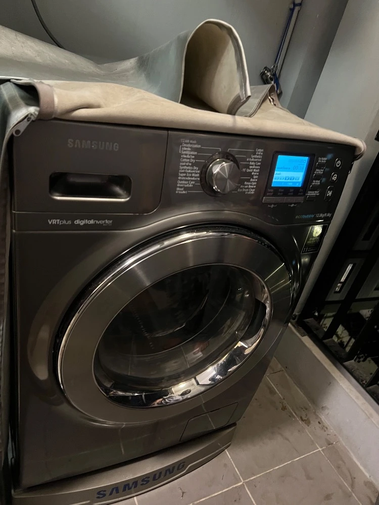 ขาย UNIO Ramkhamhaeng - Serithai ชั้น 5 ห้องมุม วิวสระน้ำ แต่งครบ จองเลย