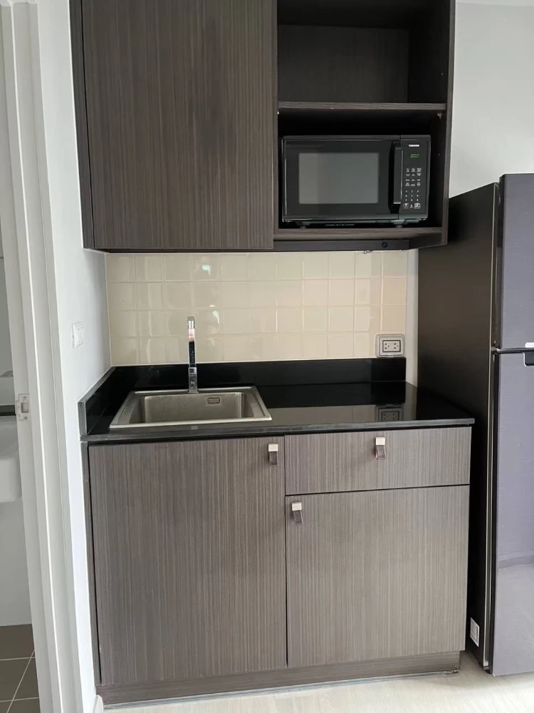 ขาย UNIO Ramkhamhaeng - Serithai ชั้น 5 ห้องมุม วิวสระน้ำ แต่งครบ จองเลย