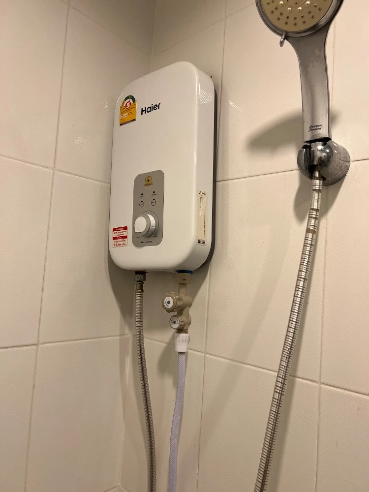 ขาย UNIO Ramkhamhaeng - Serithai ชั้น 5 ห้องมุม วิวสระน้ำ แต่งครบ จองเลย