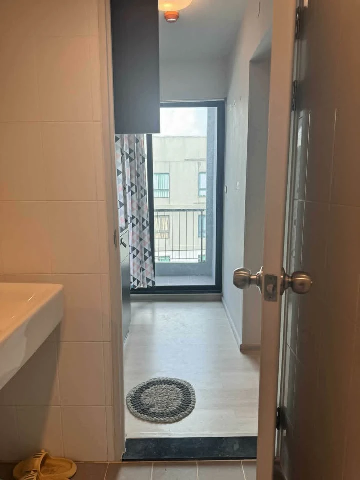 ขาย UNIO Ramkhamhaeng - Serithai ห้องพร้อมเฟอร์ หิ้วกระเป๋า ใบเดียวเข้าอยู่ได้เลย!!!