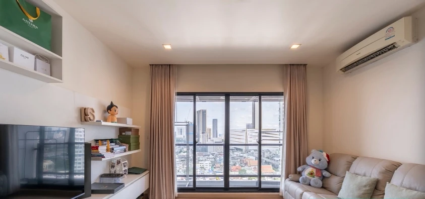 ขาย Urbano Absolute Sathon-Taksin ชั้น 21 ห้องแต่งครบ น่าอยู่ จองเลย