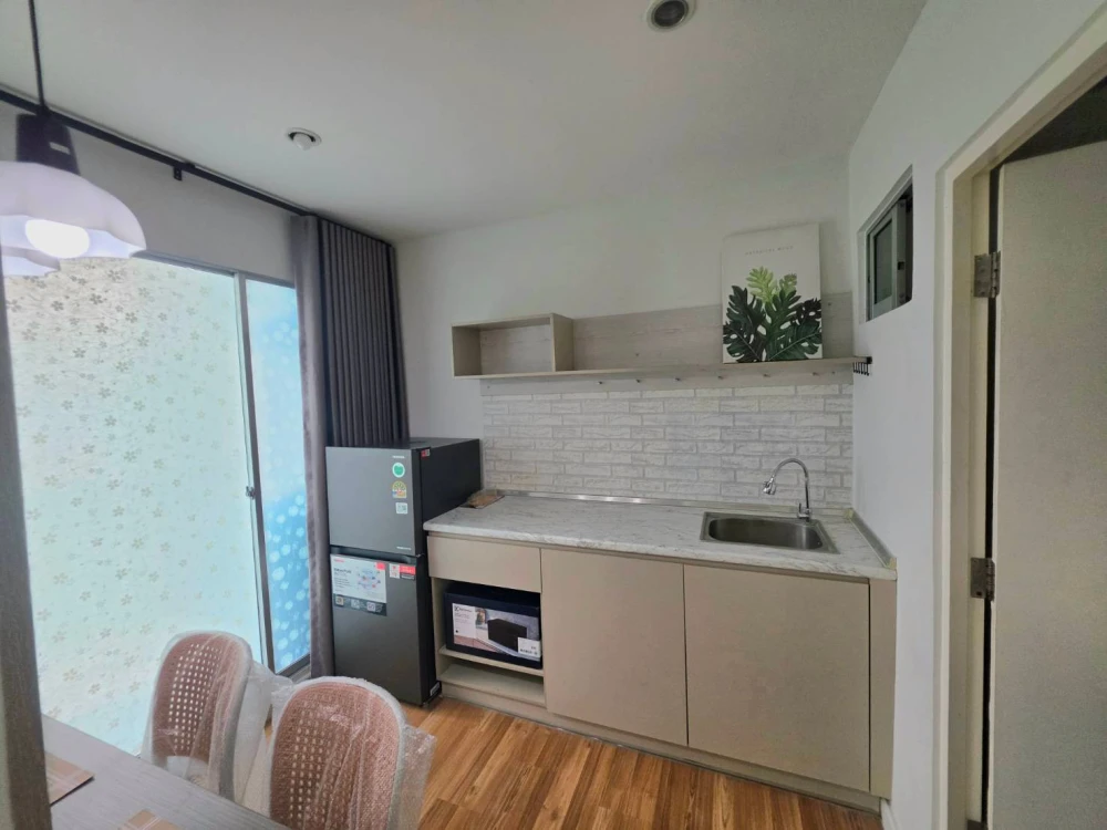 ขาย V Condo Ladkrabang ชั้น 8  วิวสระว่ายน้ำ ห้องสวย แต่งครบ จองเลย