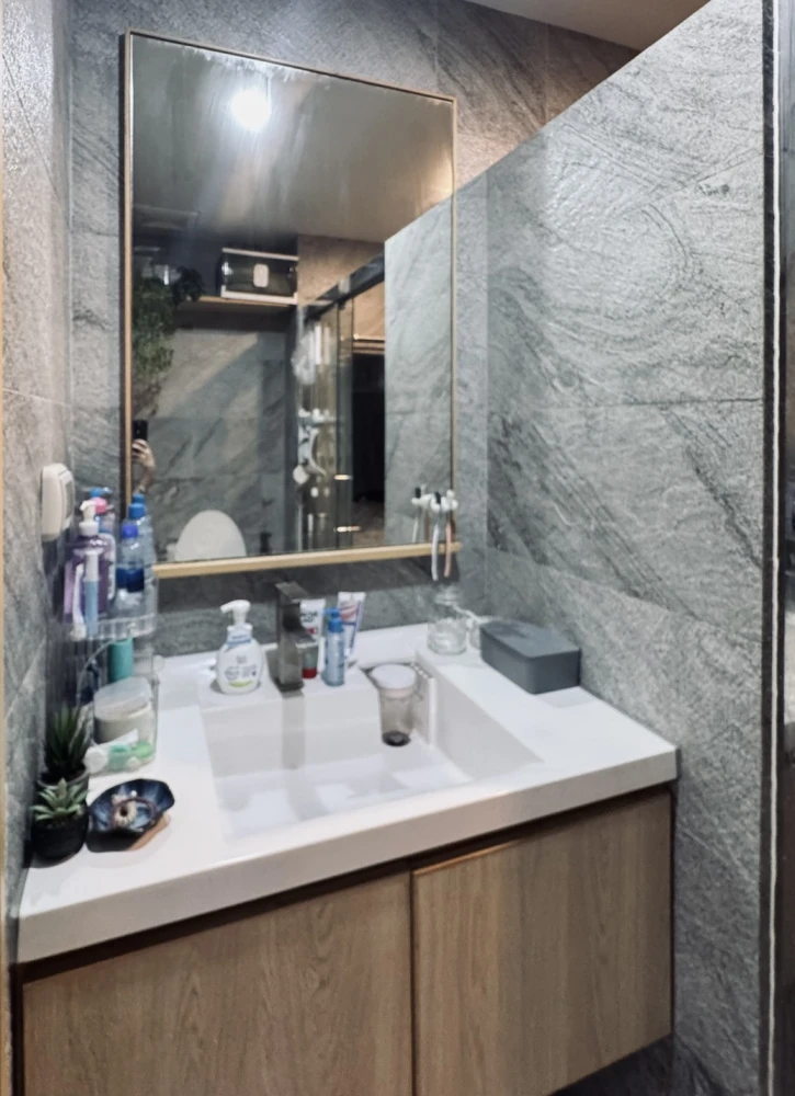 ขาย V Condo Salaya ตึก 8 ชั้น 2 สามารถวางเตียงขนาด king size ได้สบาย มีเฟอร์นิเจอร์พร้อมอยู่