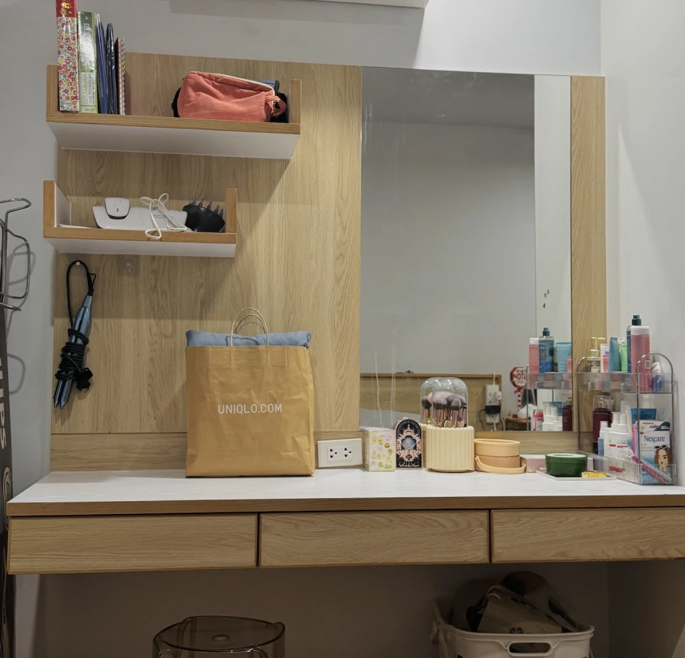 ขาย V Condo Salaya ตึก 8 ชั้น 2 สามารถวางเตียงขนาด king size ได้สบาย มีเฟอร์นิเจอร์พร้อมอยู่