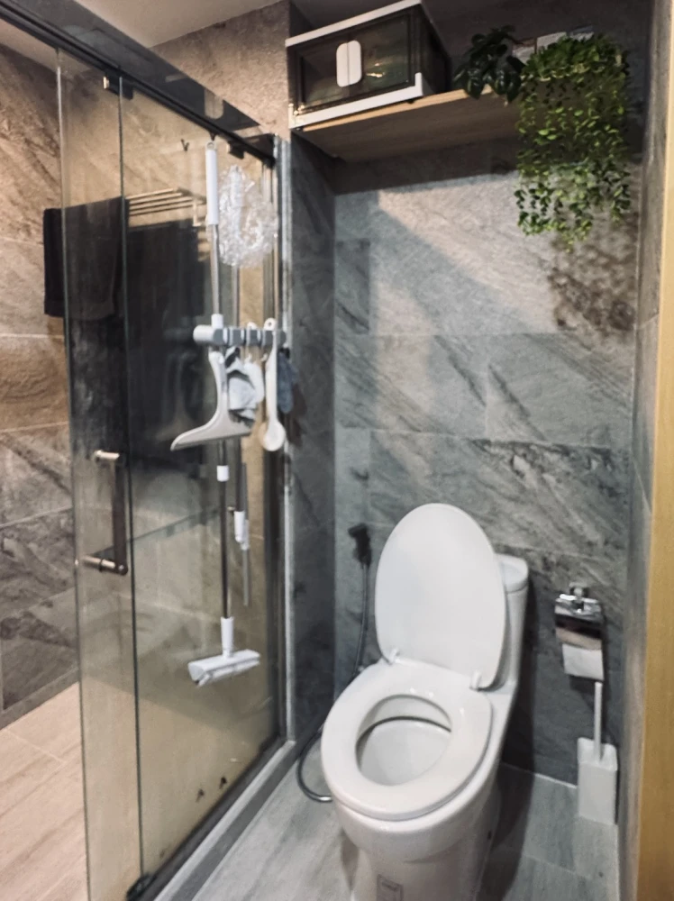 ขาย V Condo Salaya ตึก 8 ชั้น 2 สามารถวางเตียงขนาด king size ได้สบาย มีเฟอร์นิเจอร์พร้อมอยู่