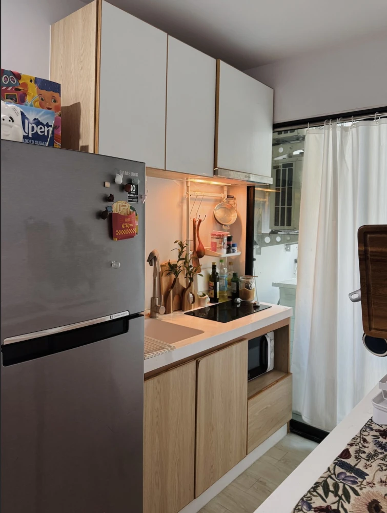 ขาย V Condo Salaya ตึก 8 ชั้น 2 สามารถวางเตียงขนาด king size ได้สบาย มีเฟอร์นิเจอร์พร้อมอยู่