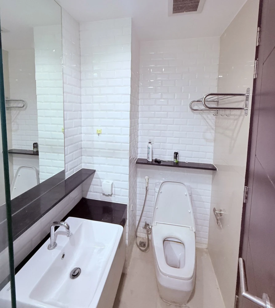 ขาย Wish Signature Midtown Siam ห้องพร้อมอยู่ เฟอร์พร้อม ชั้นสูง จองเลย