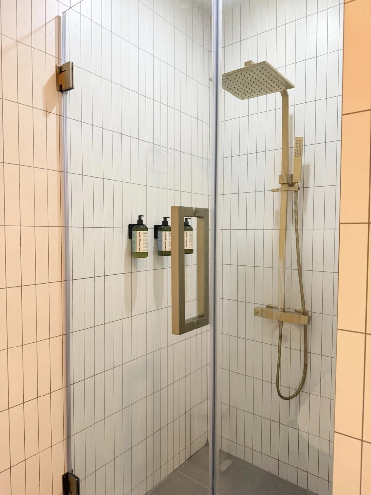 ขาย Wyne Sukhumvit ห้องพร้อมอยู่ เฟอร์พร้อม ชั้นสูง จองเลย