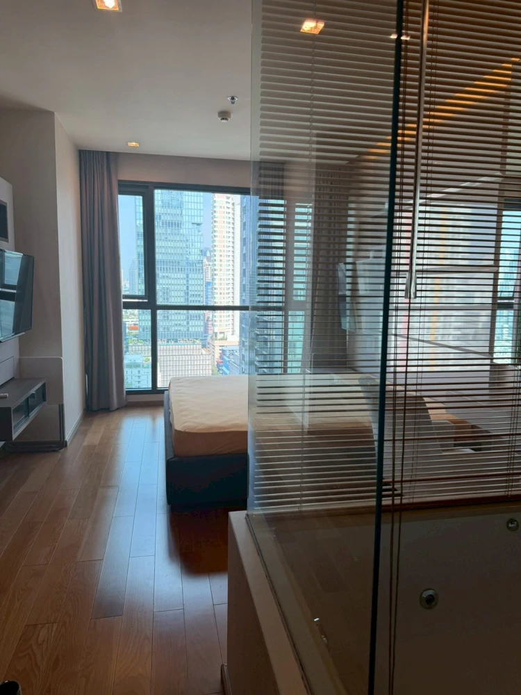 คอนโดให้เช่ากลางใจเมือง The Address สาทร 1 ห้องนอน พร้อมอ่างอาบน้ำ วิวทิศตะวันออก การคมนาคมสะดวกสบาย images