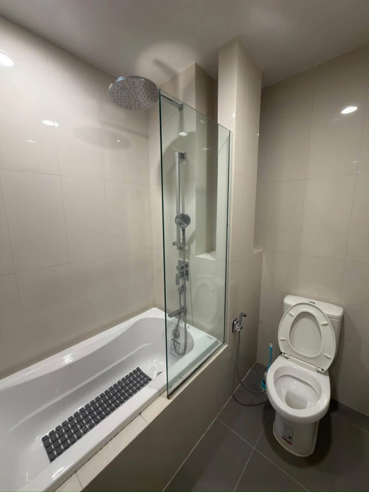 คอนโดให้เช่า OKA HAUS Sukhumvit 36 ห้องกว้างขวาง พื้นที่ใช้วสอยจุใจ สิ่งอำนวยความสะดวกครบ มาจองเลย