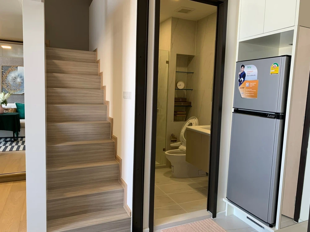 คอนโด ชีวาทัย เรสซิเดนซ์ อโศก (Chewathai Residence Asoke) ห้องสวยกึ่ง Duplex ชั้นสูง วิวสวย พร้อมอยู่ ฟรีอินเทอร์เน็ต!