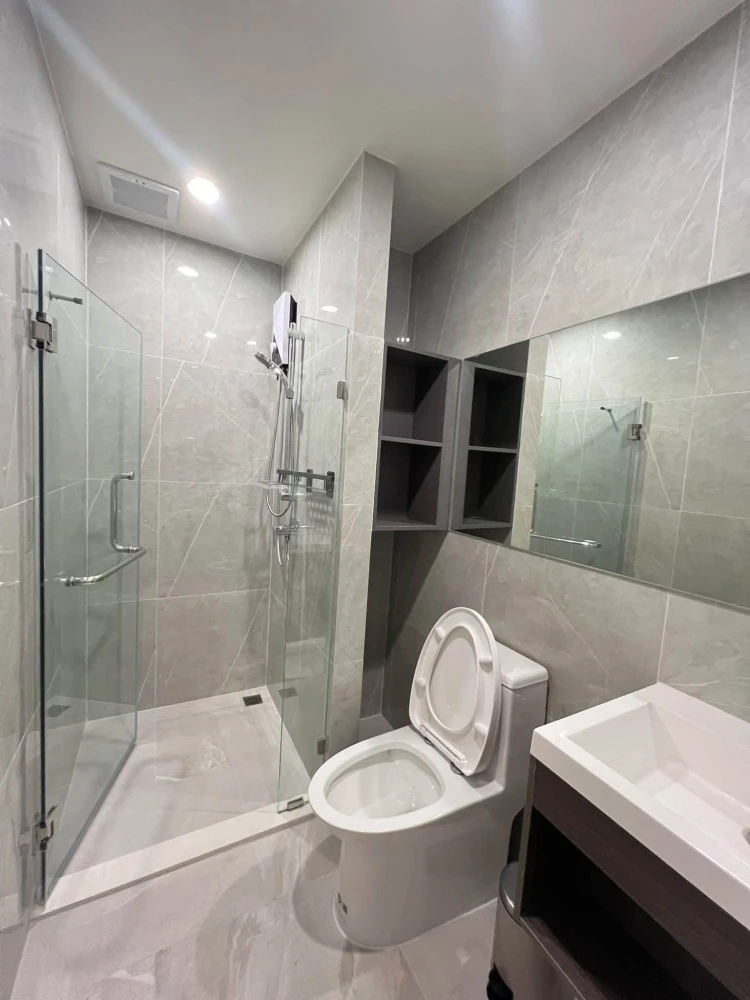 ปล่อบเช่าคอนโด Noble Nue District R9  ห้องชั้นสูง วิวเปิดโล่ง เป็นส่วนตัว เฟอร์ เครื่องใช้ไฟฟ้าครบ รีบย้ายด่วนๆ