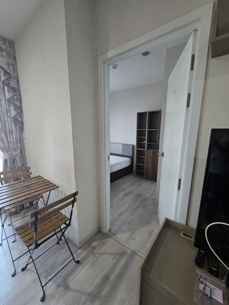 For rent, Plum Condo Central Station, 8th floor, fully furnished. Don't just look, hurry and reserve now.