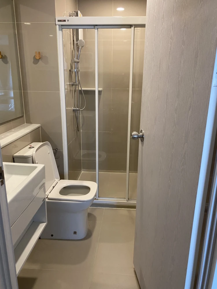 ปล่อยเช่าคอนโด Denim Jatujak ห้องพร้อมอยู่ กั้นแยกเป็นสัดส่วน ราคาคุ้ม บอกเลยว่าห้ามพลาดเด็ดขาด